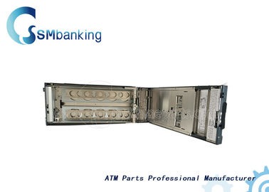 Berufs-ATM-Maschine zerteilt Kassette Fujitsus F610 mit dem Verschluss G610, der Kassette aufbereitet