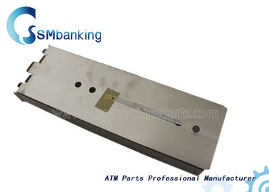 Berufs-NMD ATM zerteilt DIE RB-KASSETTE, die Kassetten-Kasten 1P003788-004 aufbereitet